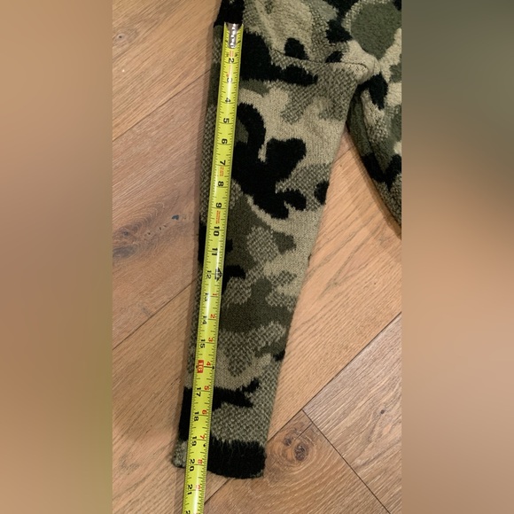 Camo Turtleneck Drawstring Sweater - Picture 6 of 6